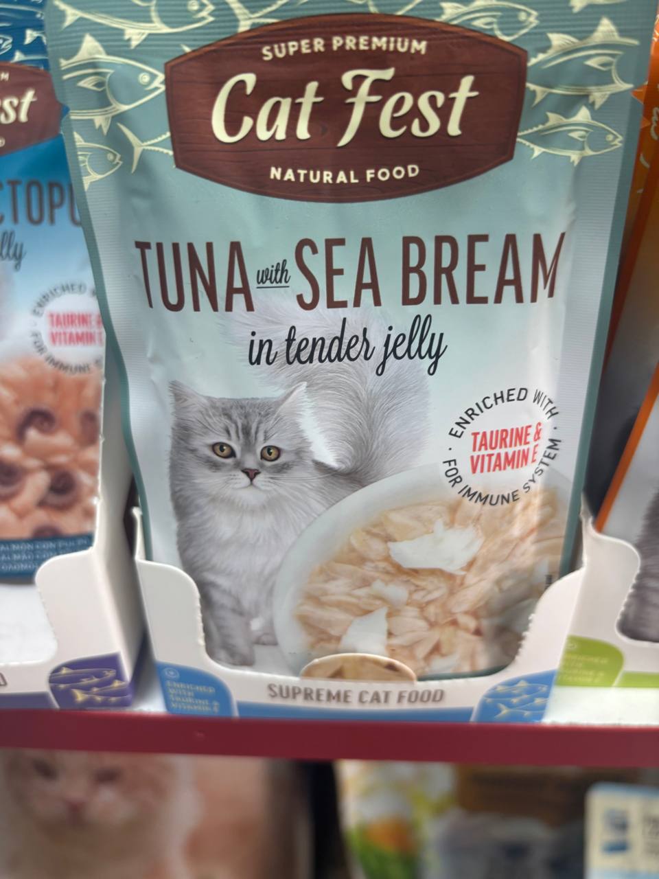 CatFest с тунцом и морским лещом